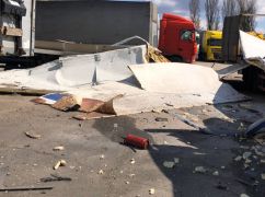 Прокуратура показала кадры с места обстрела предприятия в Дергачах под Харьковом