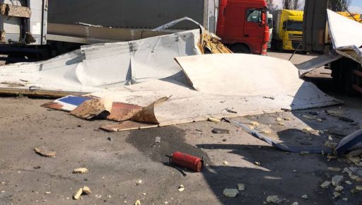 Прокуратура показала кадри з місця обстрілу підприємства у Дергачах під Харковом