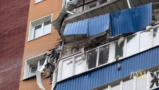 Обстріл багатоповерхівки в Харкові: перші кадри з місця події