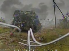 На Харківщині військові знищили рідкісну інженерну машину окупантів: кадри з фронту