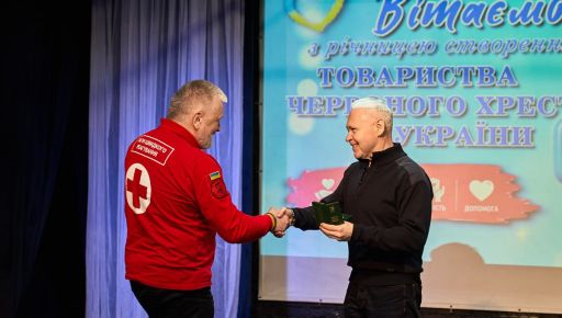 Терехов вручив нагороди волонтерам, які рятують життя громадян на Харківщині