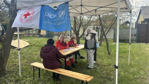 Комунальники та волонтери ліквідували наслідки атаки на Немишлі в Харкові: кадри з місця