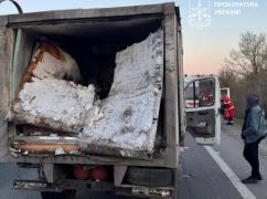 Обстріл хлібного фургона на трасі Харків &ndash; Чугуїв: прокуратура повідомила про двох постраждалих
