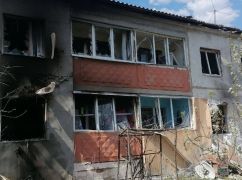 Російські дрони атакували багатоквартирний будинок на Харківщині: кадри з місця