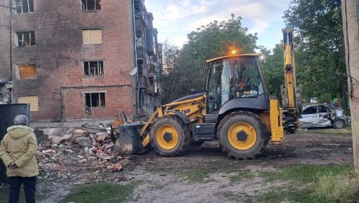 Мэрия Харькова показала, как к утру выглядят места ударов по городу