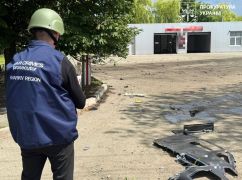В Лозовой российский дрон ударил возле заправки и СТО: вспыхнул пожар