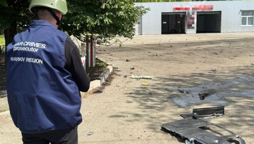 В Лозовой российский дрон ударил возле заправки и СТО: вспыхнул пожар