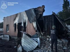 Армія РФ обстріляла міський стадіон на Харківщині, контузило трьох людей: кадри з місця