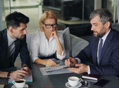 Гроші люблять чесність: чому європейські донори не дадуть вам ні євро на відбудову без одного "папірця"