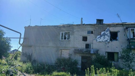 Росіяни вночі атакували прикордонне село на Харківщині: кадри з місця