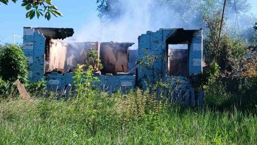 Російські дрони "Молнія" знищили два будинки в селі на Харківщині