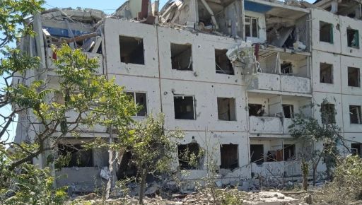 По селу на Харьковщине ударили два КАБ: повреждена многоэтажка