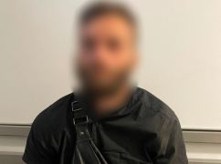 В Харькове мужчина с ножом напал на полицейских во время проверки документов