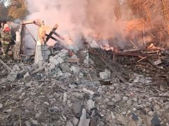 Захватчики сбросили авиабомбу на Изюм в Харьковской области: кадры разрушений