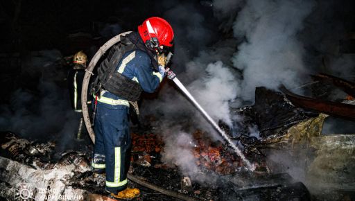 В Харькове в результате ночной атаки горел жилой дом: что известно