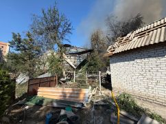 В Харькове ликвидируют последствия авиаудара: выбито около 300 окон