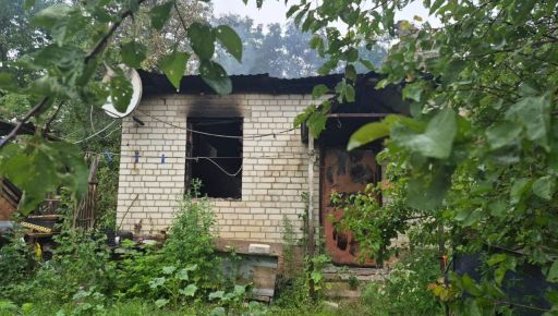 РФ атаковала дронами село на Харьковщине: сгорел дом, поврежден трактор