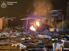 Загарбники обстріляли зупинку громадського транспорту на Харківщині, поранено жінку