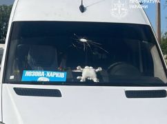 Під Харковом мікроавтобус опинився під ударом російського дрона: поранені пасажири