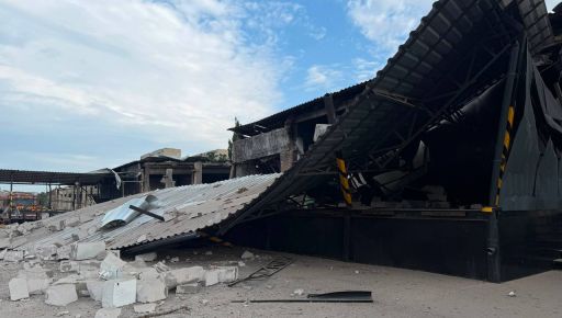 Россияне нанесли бомбовый удар по грузовому отделению "Новой почты" в Харьковской области: кадры с места