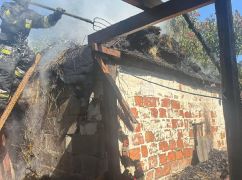 Росіяни вдарили дроном по селищу на Харківщині: четверо постраждалих