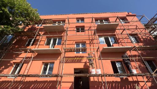 У мерії показали, як відновлюють пошкоджену обстрілами багатоповерхівку на Салтівці