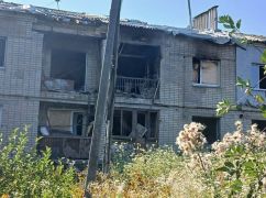 Российский дрон попал в многоквартирный дом в Харьковской области