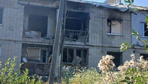 Российский дрон попал в многоквартирный дом в Харьковской области
