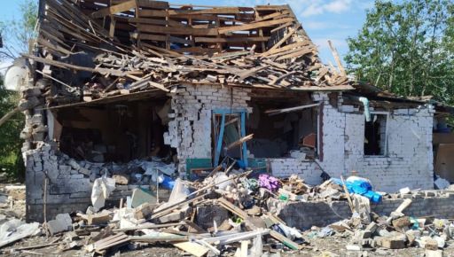 Росіяни атакували село на Харківщині трьома КАБами: є поранені та руйнування