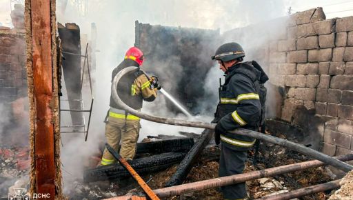 Горіли приватні оселі на 150 кв.м: ДСНС &ndash; по обстріл у Балаклії