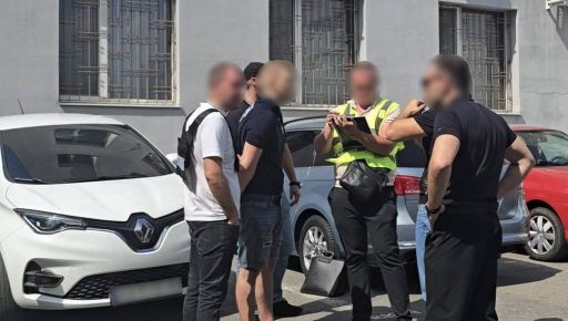У Харкові затримали чоловіка, який обіцяв бронювання через фіктивну роботу за $12 тисяч