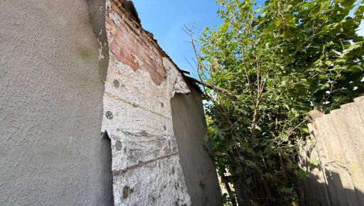 Россияне второй раз за день атаковали Золочев FPV-дроном: поврежден дом
