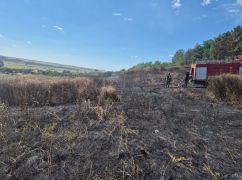 Россияне атаковали два села на Купянщине: вспыхнула сухая трава