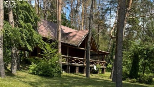 В Харьковской области государству вернули 8 га леса, где обустроили имение с бассейном