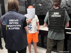 В Харькове разоблачили двух мужчин, которые "организовали" водительские права за 30 тыс. грн