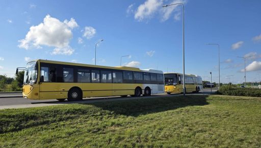 У Терехова показали нові автобуси для Харкова, які приїхали з Фінляндії