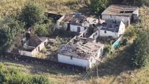 Россияне ударили по селу на Харьковщине: уничтожен жилой дом, вспыхнул пожар