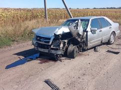 Возле Золочева авто наехало на взрывчатку, еще одна машина сгорела: подробности