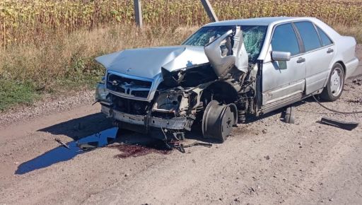 Возле Золочева авто наехало на взрывчатку, еще одна машина сгорела: подробности