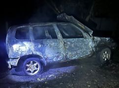 В пригороде Харькова ночью российский дрон уничтожил авто: кадры с места