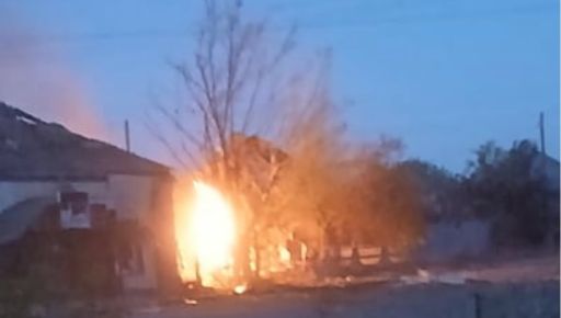 Загарбники обстріляли будинки у Золочеві на Харківщині: постраждали двоє людей