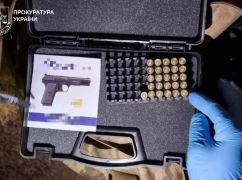 Стріляв у під&rsquo;їзді та погрожував поліцейським: на Харківщині чоловік отримав 7 років тюрми