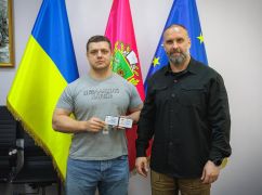 Пауэрлифтер из Харьковской области стал "Заслуженным тренером Украины"