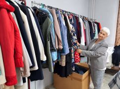 У Харкові вразливі категорії громадян безкоштовно можуть отримати одяг: що відомо