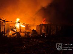 Окупанти з реактивної артилерії обстріляли ринок в Ізюмі: кадри з місця