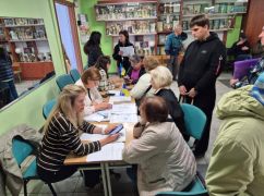 Возле места российского удара на Салтовке развернули мобильный ЦПАУ