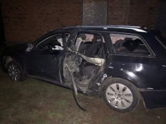 Загарбники обстріляли цивільну машину на Харківщині, постраждала молода жінка: кадри з місця