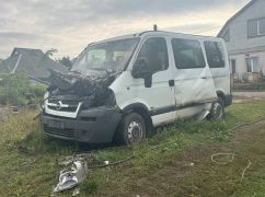 На Харківщині російський дрон вдарив по цивільному авто: кадри з місця