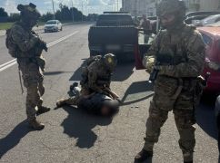 Обіцяли виключити з військового обліку за $6 тисяч: у Харкові затримали двох військових