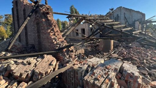 Російські дрони пошкодили склади, трактор і зерно на Харківщині